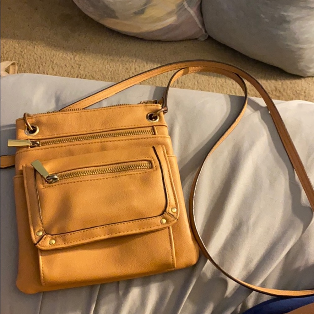 Cross shoulder purse